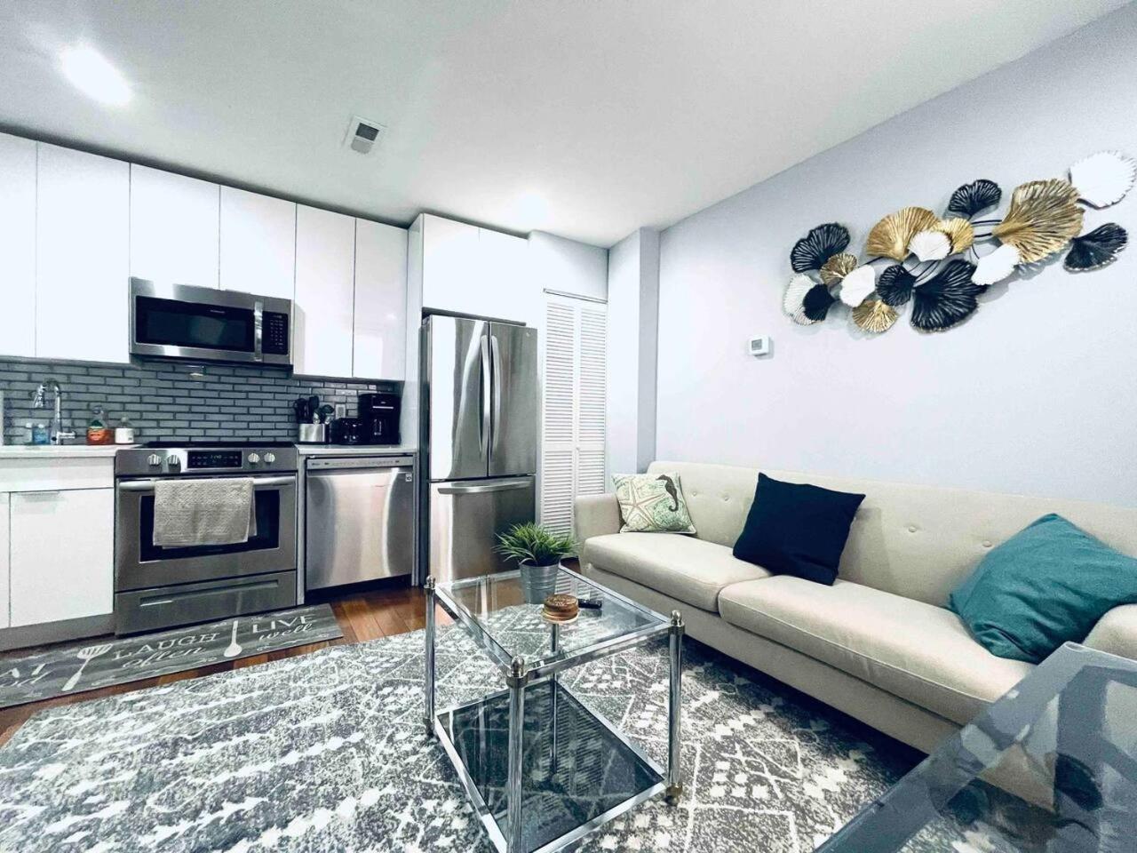 Downtown Hall Close By Kimmel Center 1bd