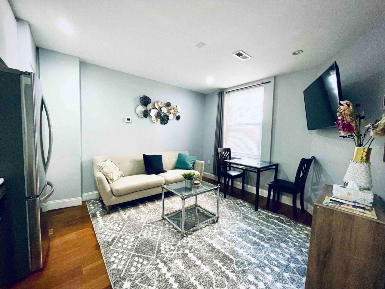 Downtown Hall Close By Kimmel Center 1bd Philadelphia